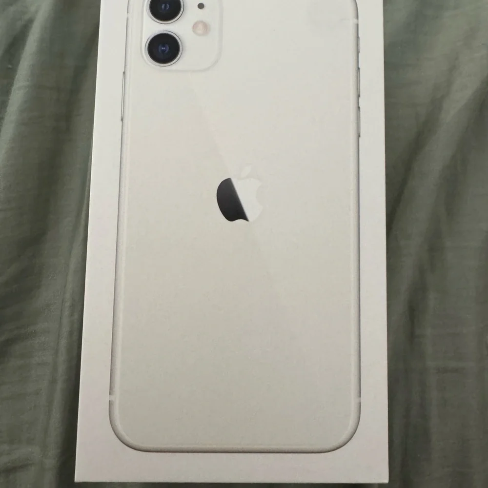 Apple iPhone 11 box in Elegant Cream